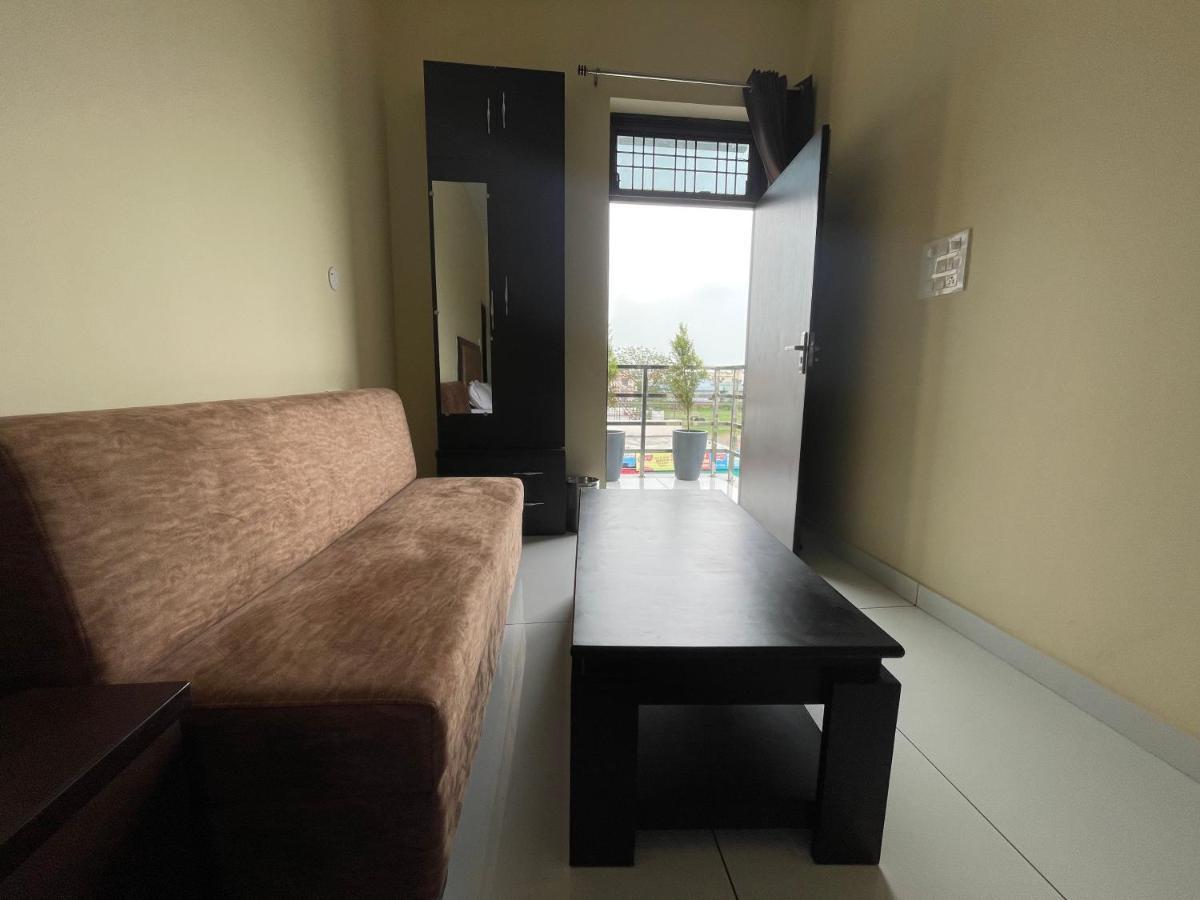 Bld Restaurant And Home Stay 데라둔 외부 사진