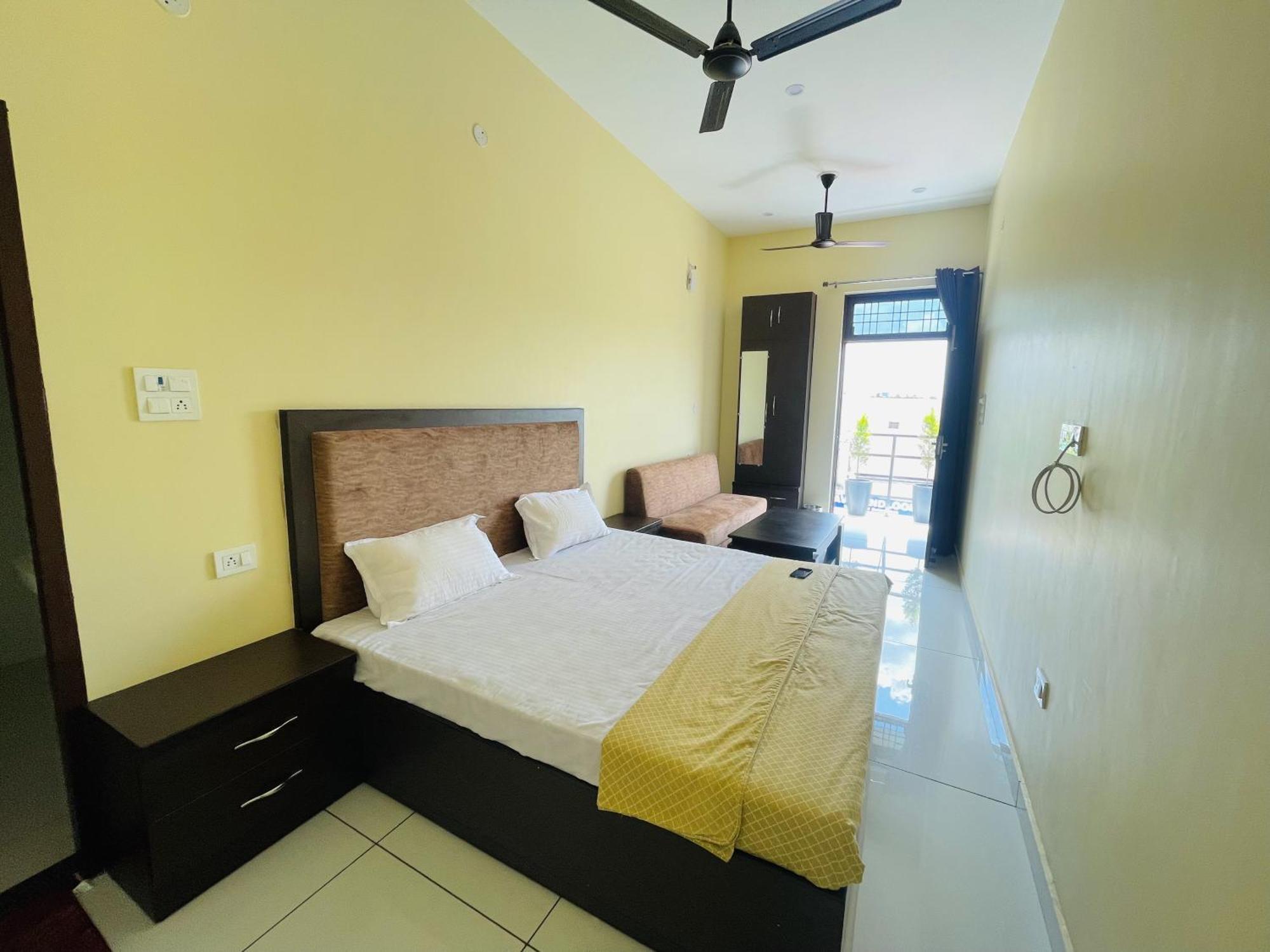 Bld Restaurant And Home Stay 데라둔 외부 사진